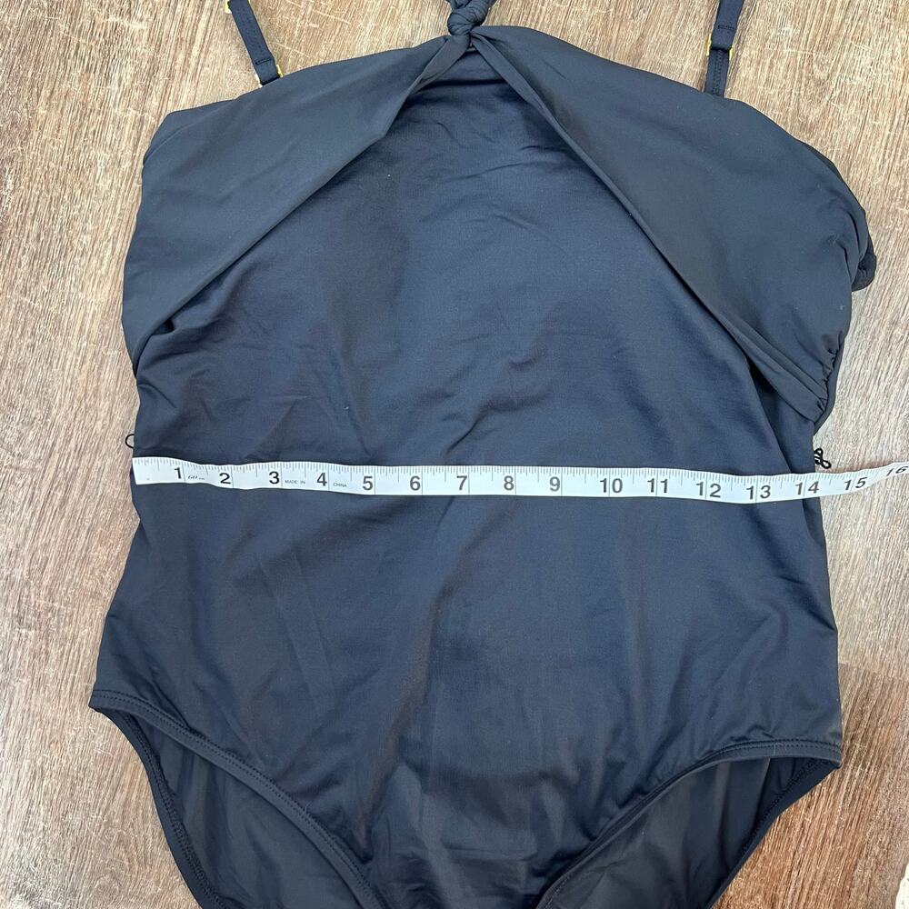 La Blanca One Piece Swimsuit - Picture 5 of 7